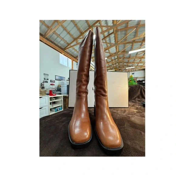 Larroude Women's Tan Leather Boots size 10 - Picture 3 of 10